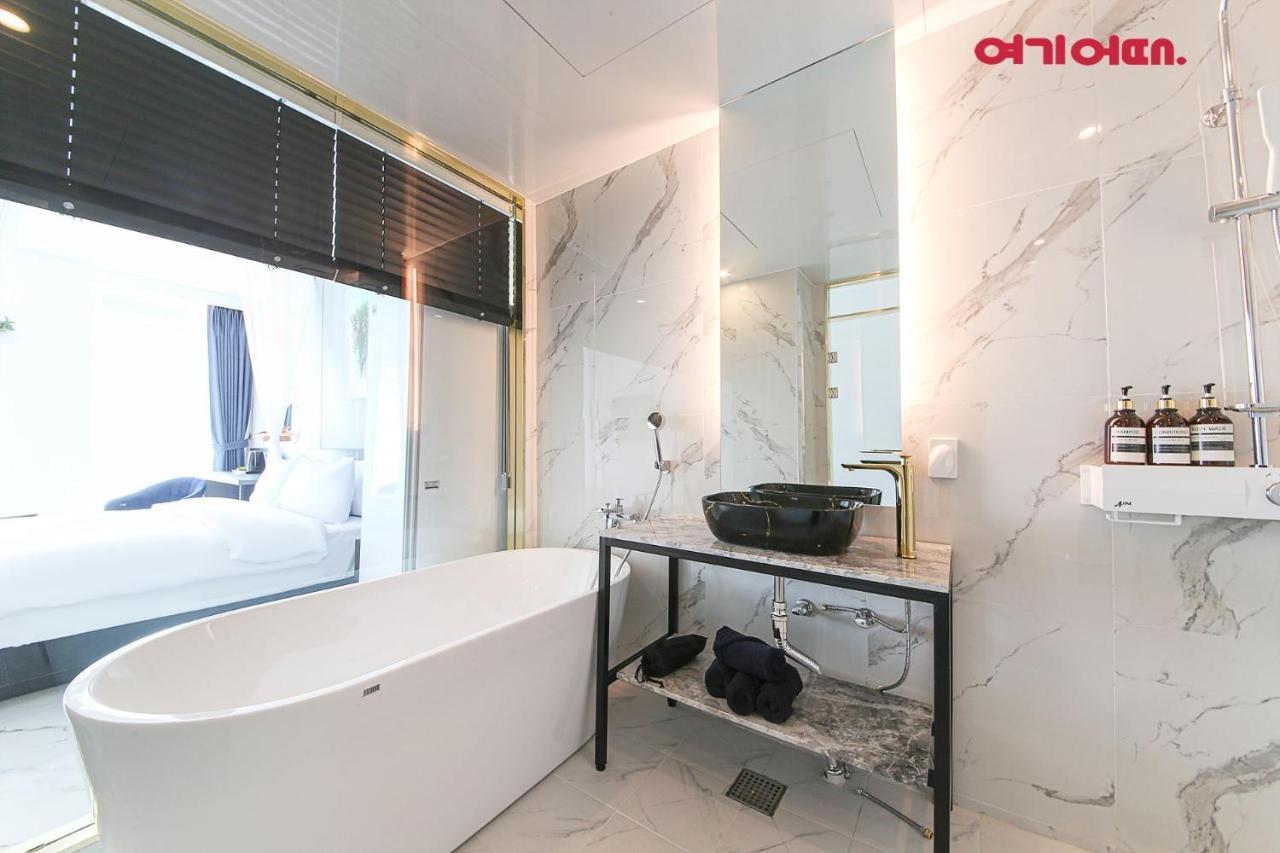 De Homme Hotel Μπουσάν Εξωτερικό φωτογραφία
